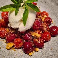 Les cerises et la verveine citron du jardin passent à table à La Fompatoise