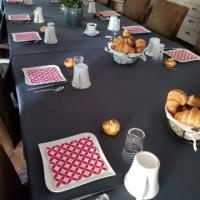 petit déjeuner dans la salle à manger